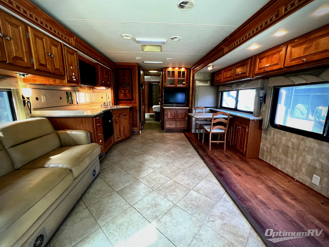 2008 Tiffin Phaeton 36 QSH Photo 4