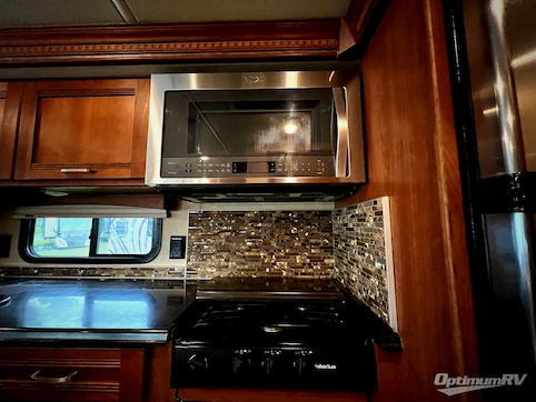 2015 Winnebago Forza 34T RV Photo 3