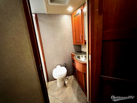 2015 Winnebago Forza 34T RV Photo 4
