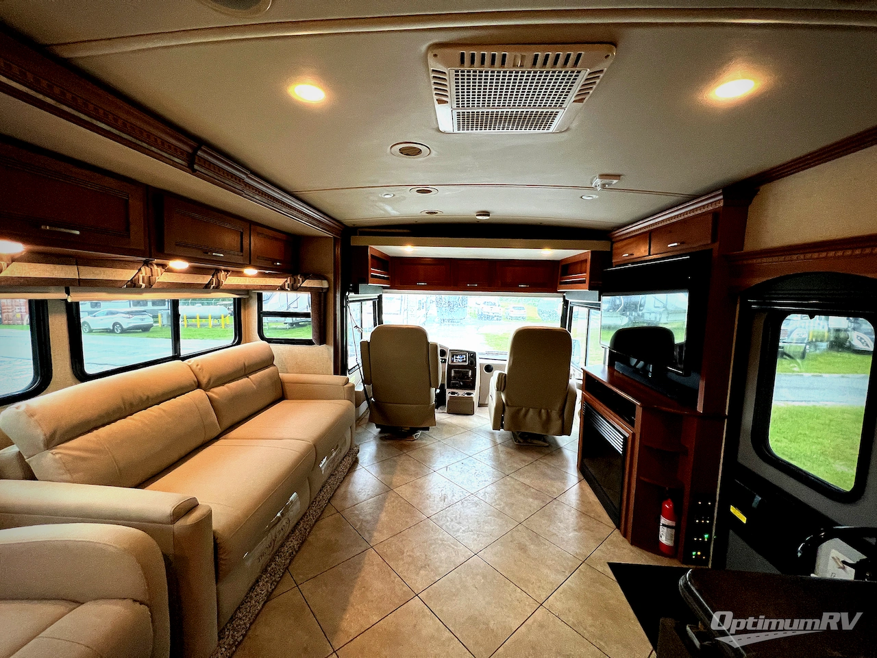 2015 Winnebago Forza 34T Photo 5