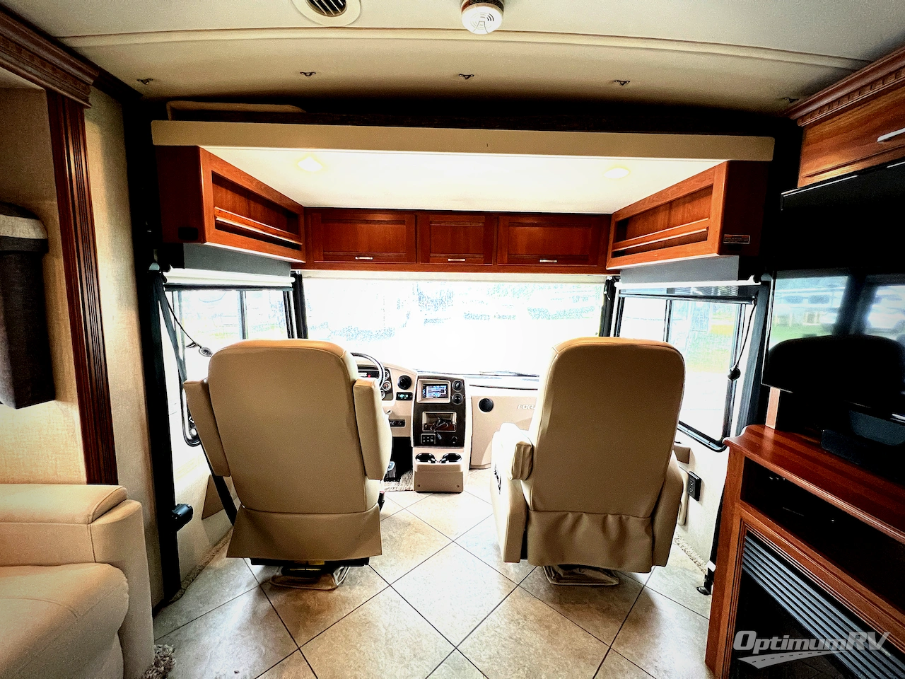 2015 Winnebago Forza 34T Photo 6
