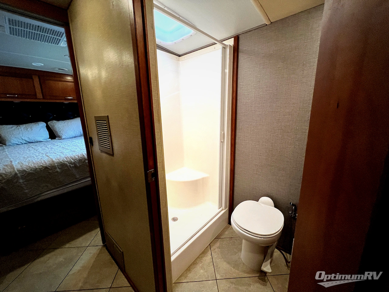 2015 Winnebago Forza 34T Photo 20