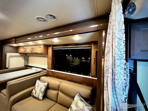 2021 Thor Aria 3901 RV Photo 2