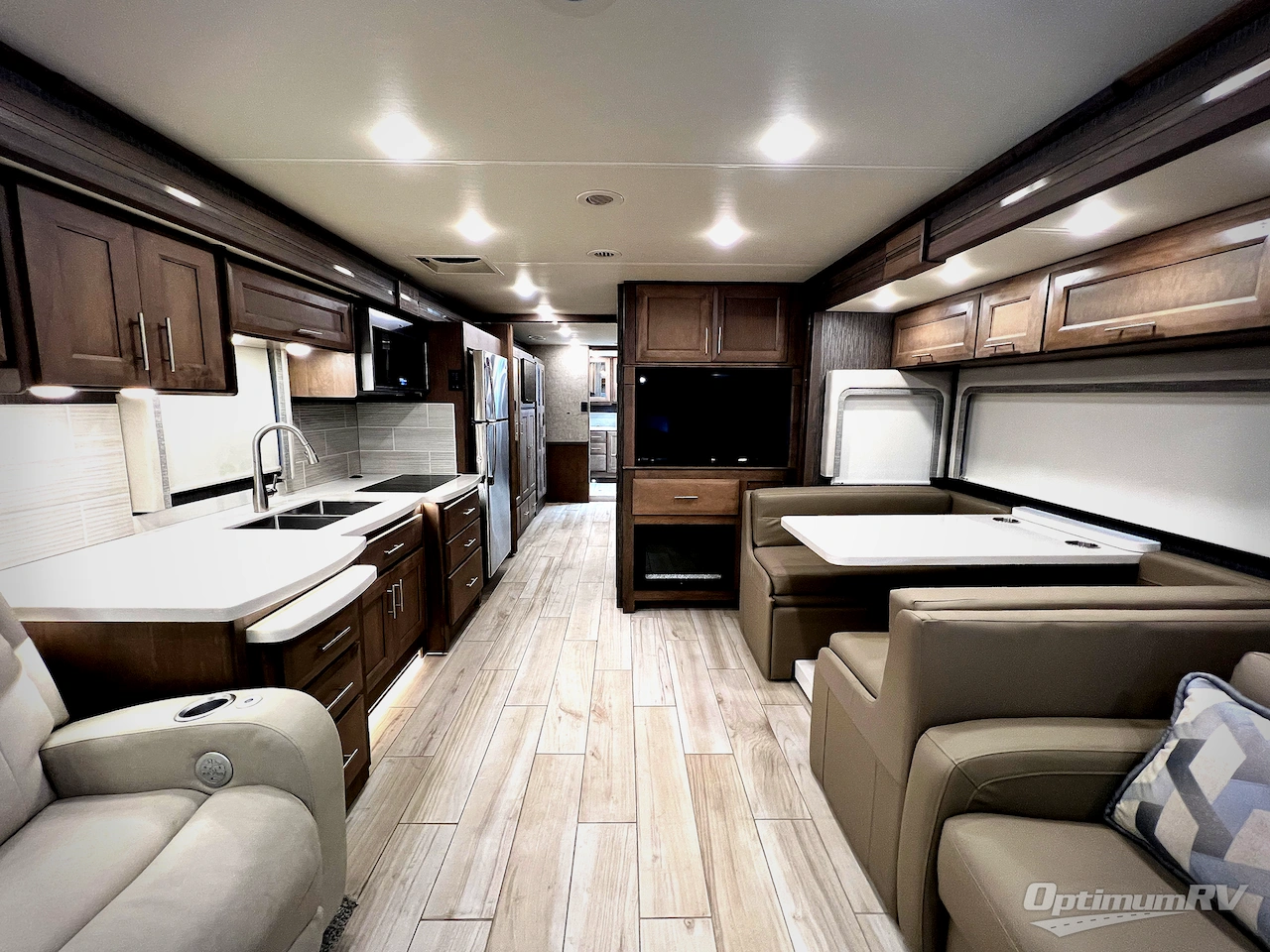 2021 Thor Aria 3901 Photo 5