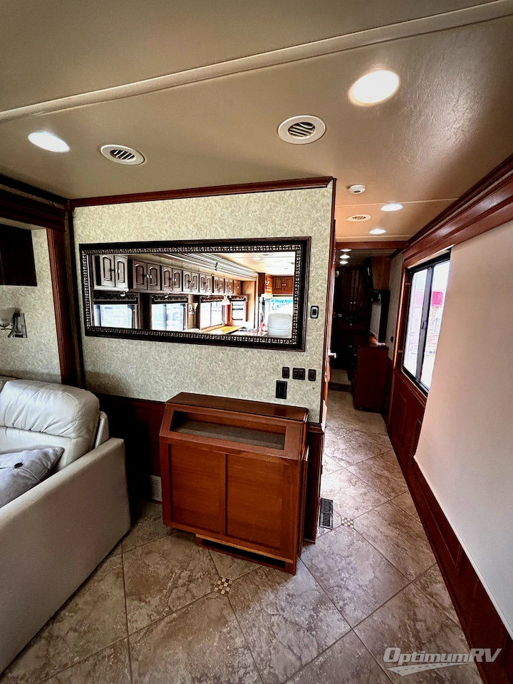2010 Winnebago Tour 40BD Photo 11