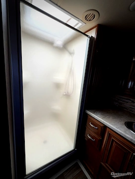 2018 Thor Palazzo 36.3 RV Photo 4