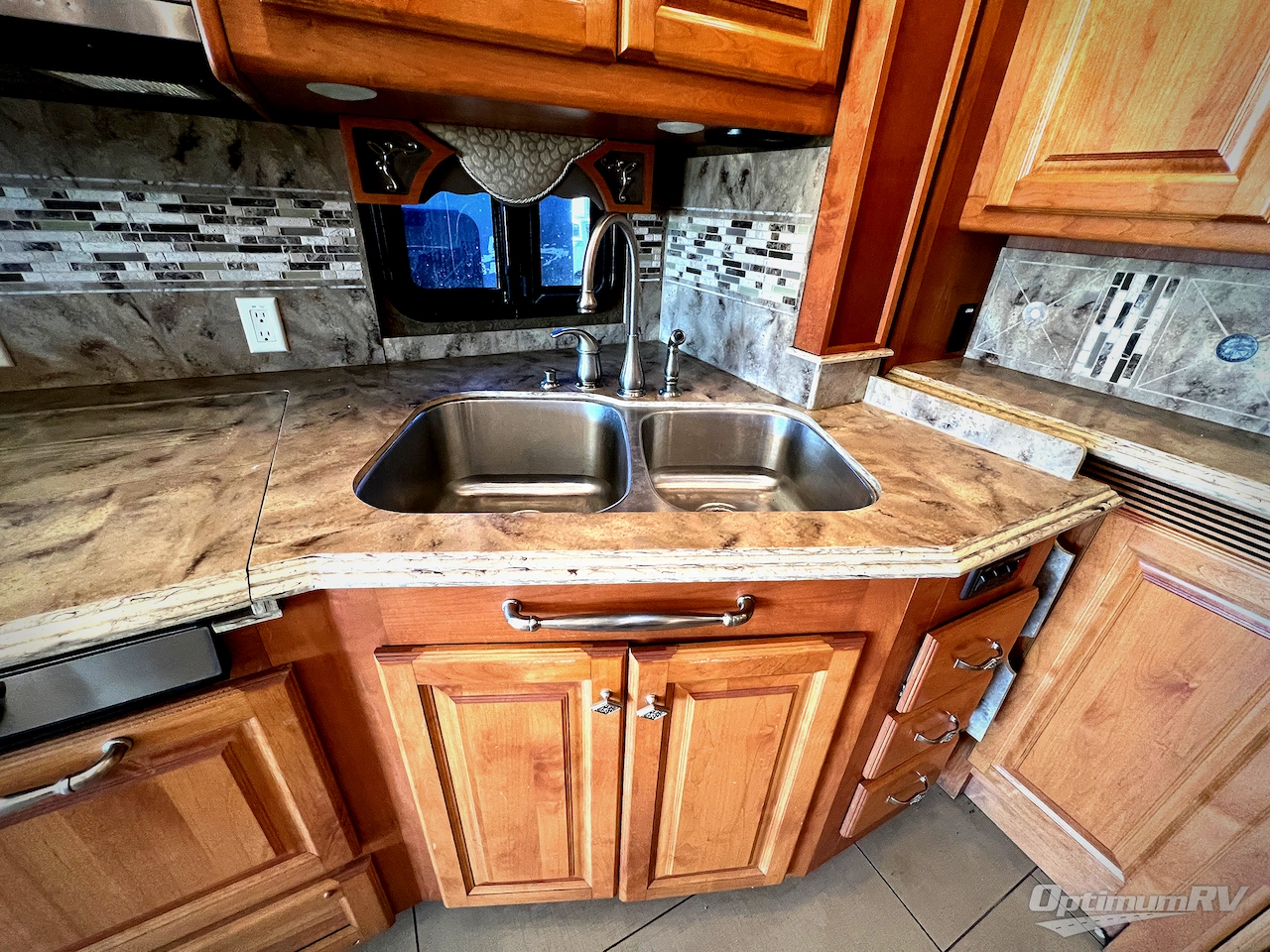 2014 Tiffin Phaeton 40QTH Photo 12