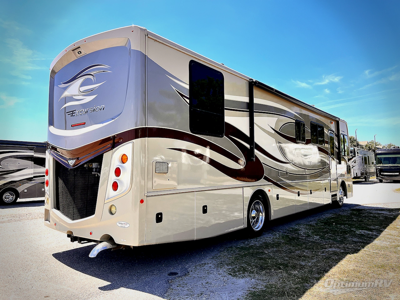 2014 Fleetwood Excursion 35B Photo 2