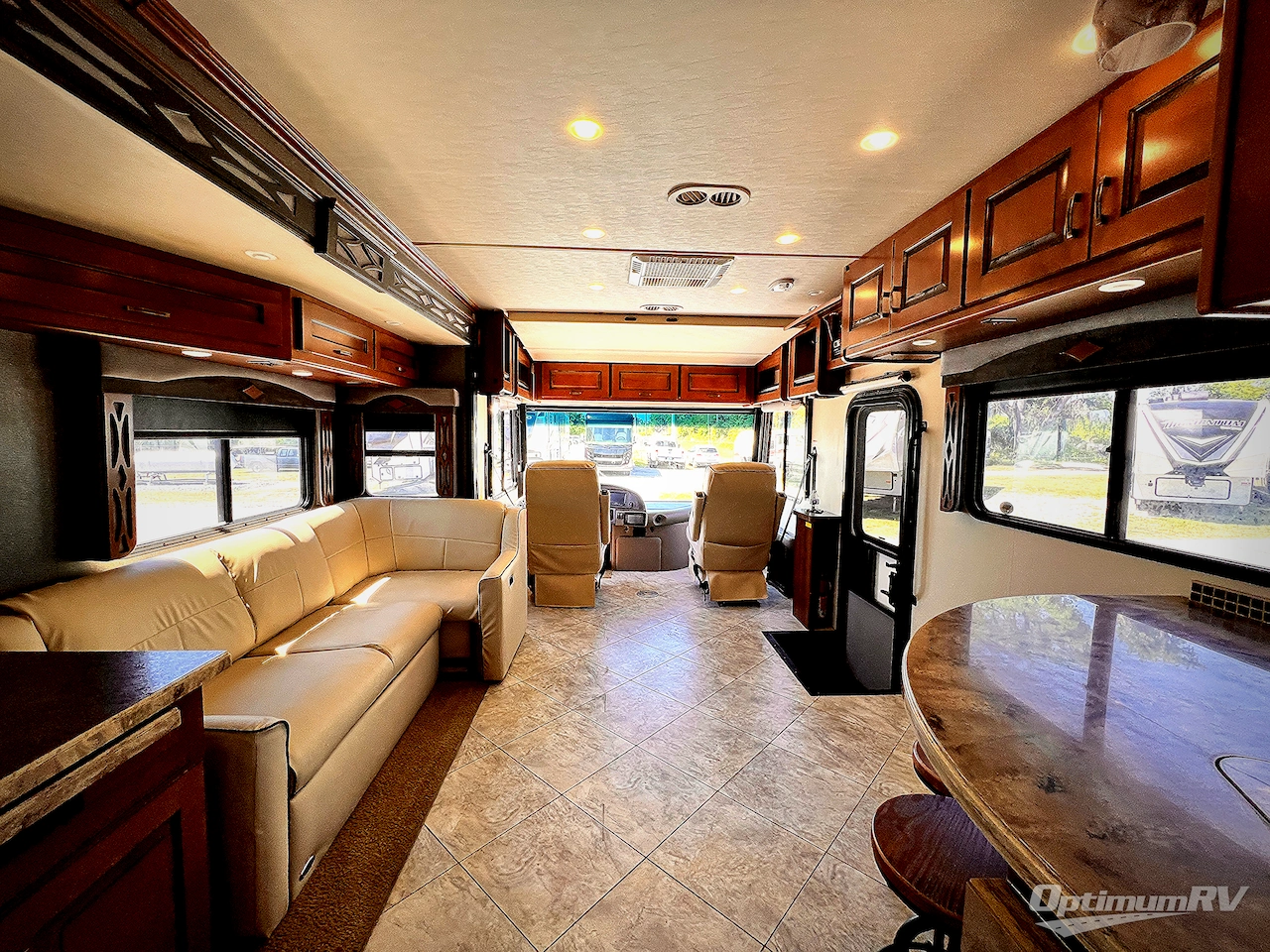 2014 Fleetwood Excursion 35B Photo 5
