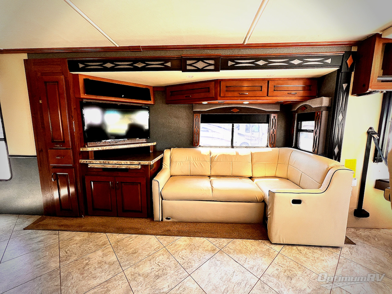 2014 Fleetwood Excursion 35B Photo 8