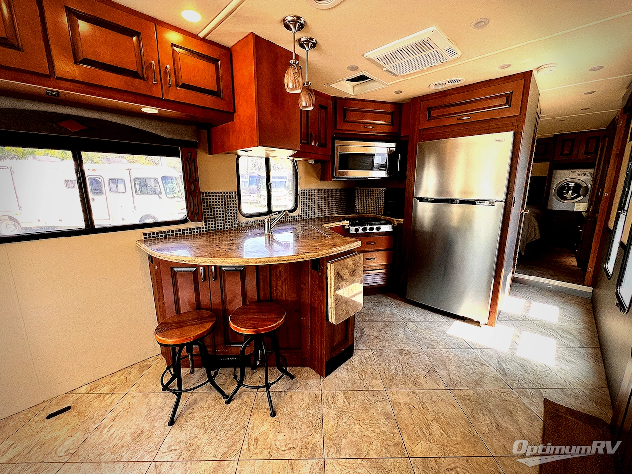 2014 Fleetwood Excursion 35B Photo 9