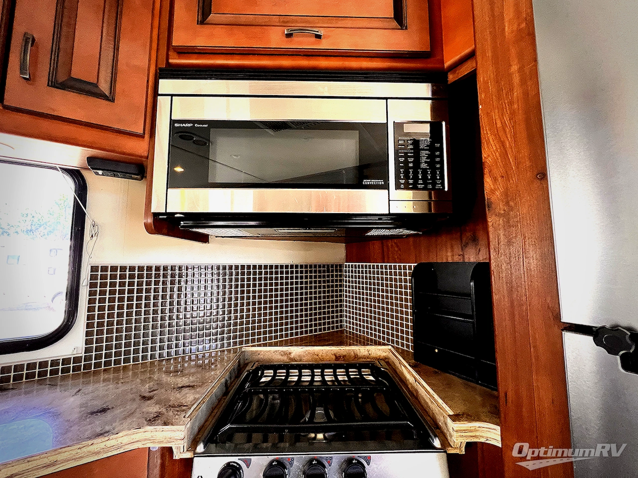 2014 Fleetwood Excursion 35B Photo 12