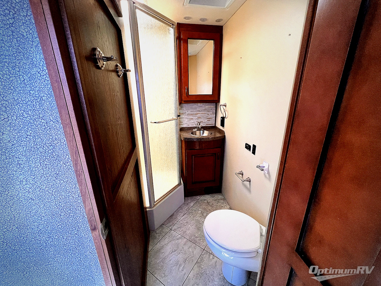 2014 Fleetwood Excursion 35B Photo 17