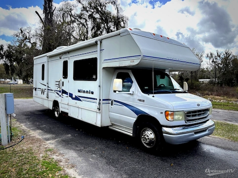 Used 2002 Winnebago Minnie Winnie 329B Featured Photo