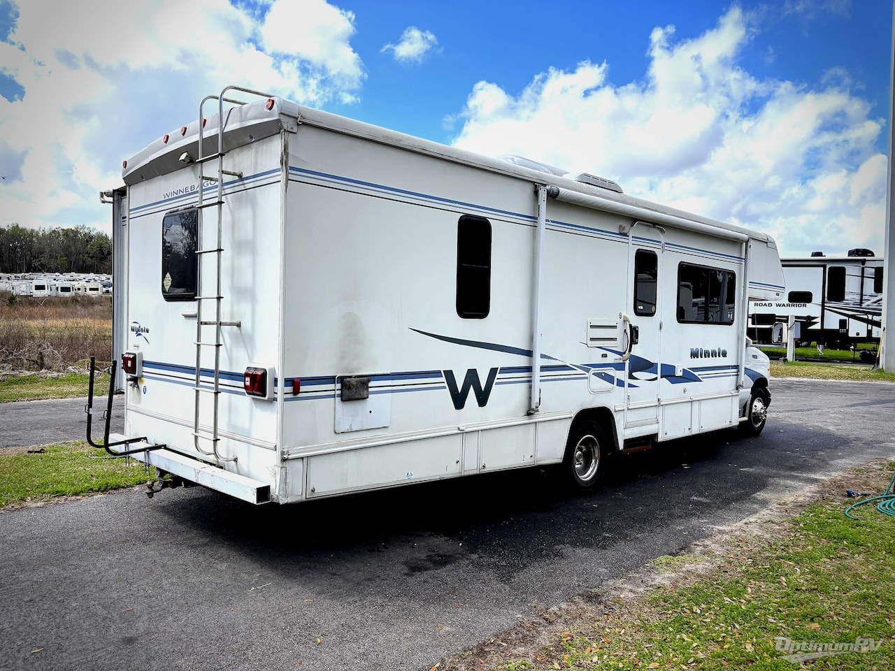 2003 Winnebago Minnie Winnie 329B Photo 2