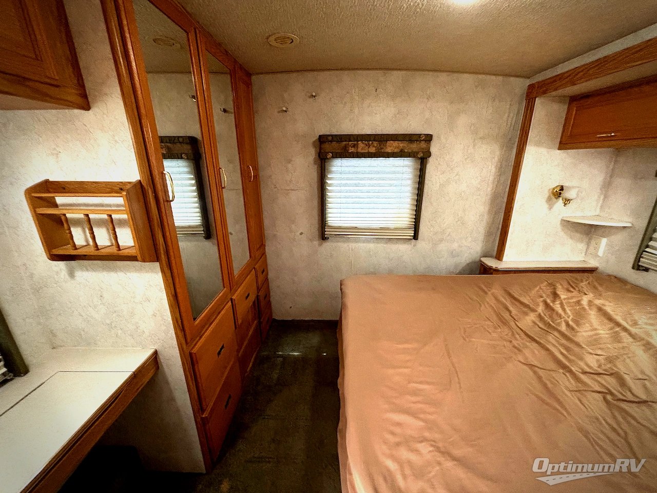 2003 Winnebago Minnie Winnie 329B Photo 17