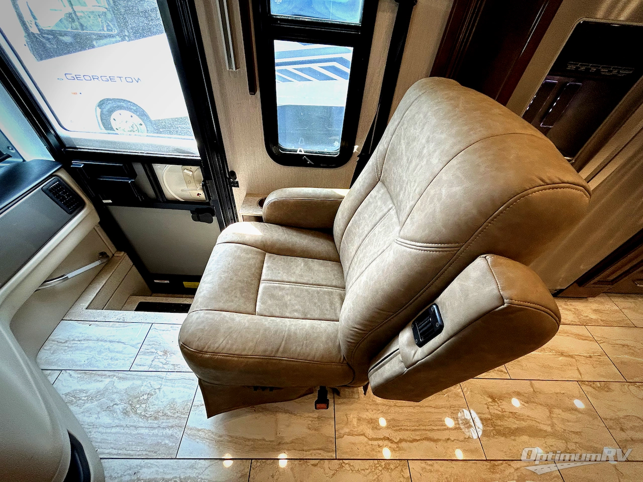 2020 Holiday Rambler Endeavor 38N Photo 8