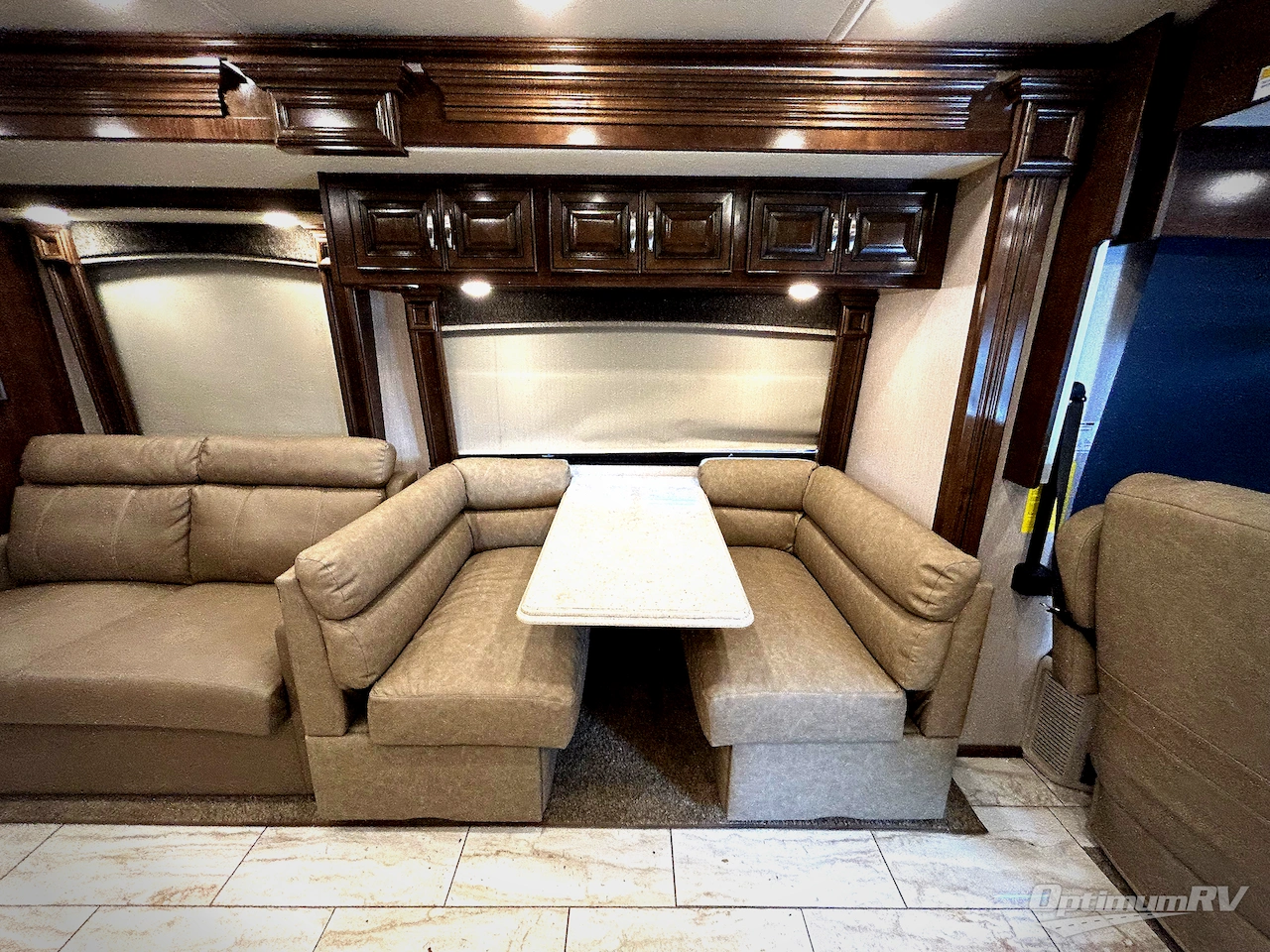 2020 Holiday Rambler Endeavor 38N Photo 12