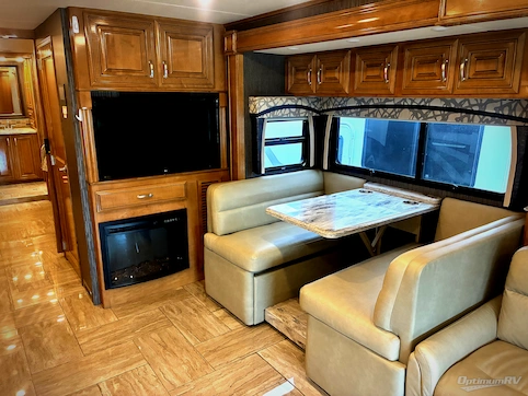 2019 Thor Aria 3901 RV Photo 2