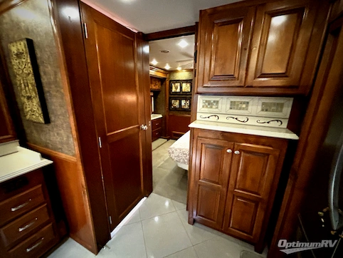 2012 Tiffin Phaeton 40 QBH RV Photo 3